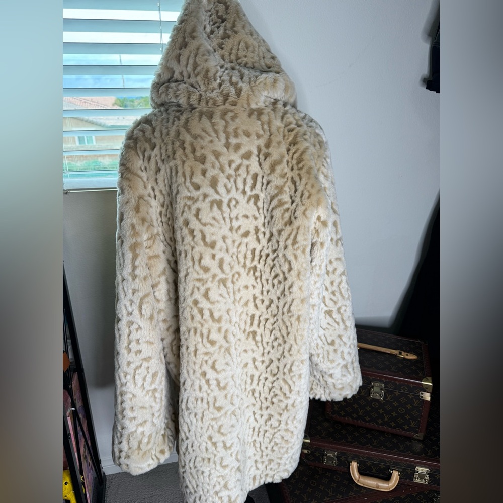 Dennis Basso Cream Teddy Jacket with Hood - Picture 8 of 15